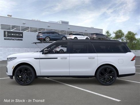 New 2025 Lincoln Navigator L Black Label image 3
