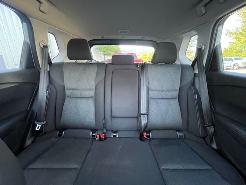 Used 2025 Nissan Rogue SV FWD image 30