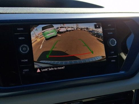 Certified 2023 Volkswagen Taos SE image 17