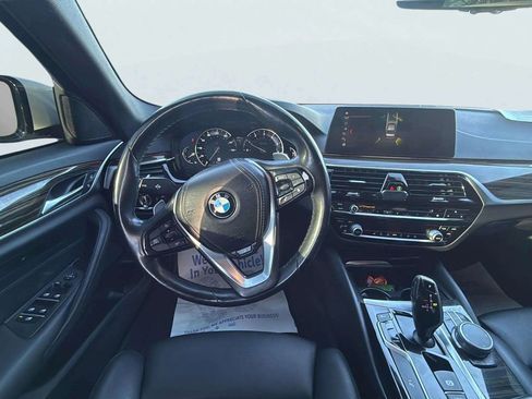 Used 2018 BMW 530i xDrive image 9