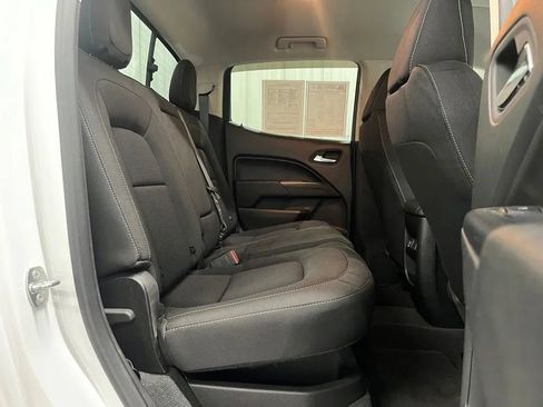 Used 2022 Chevrolet Colorado LT w/ LT Convenience Package AWD/4WD image 13
