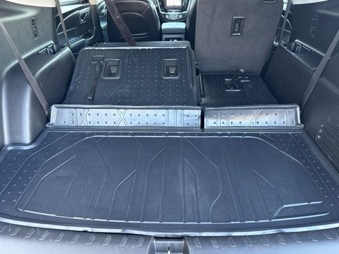 Used 2021 Chevrolet Traverse LT w/ LT Premium Package image 13