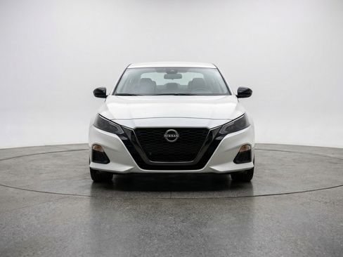 Used 2025 Nissan Altima 2.5 SV image 2