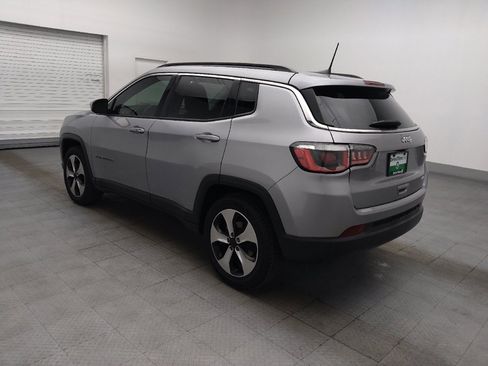 Used 2018 Jeep Compass Latitude w/ Popular Equipment Group FWD image 3