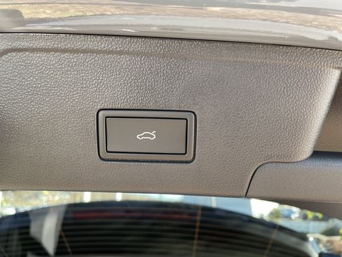 New 2026 Volkswagen Atlas Cross Sport SEL Premium R-Line image 10