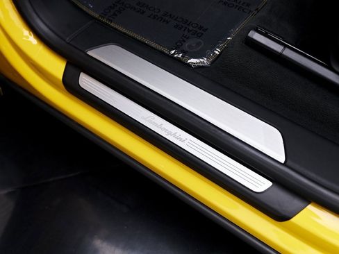 Used 2021 Lamborghini Urus image 40