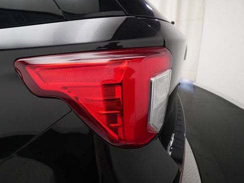 Used 2023 Ford Explorer XLT w/ Equipment Group 202A image 34