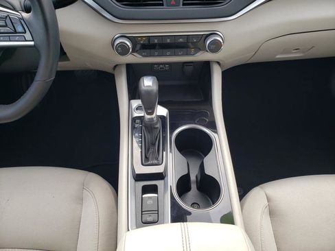 Used 2021 Nissan Altima 2.5 SV w/ SV Premium Package image 21