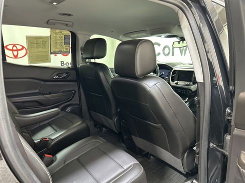 Used 2023 GMC Acadia SLT w/ Technology Package image 13