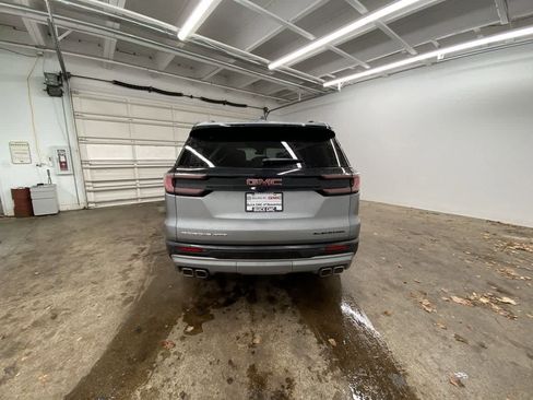 Used 2025 GMC Acadia Elevation image 5