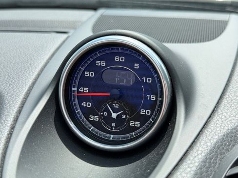 Certified 2025 Porsche 718 Boxster RWD image 26