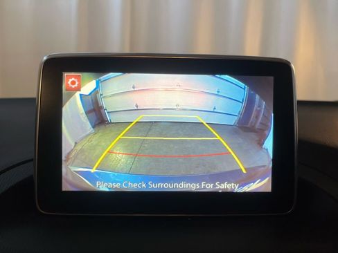 Used 2016 MAZDA MAZDA3 i Touring w/ Popular Equipment Package image 19