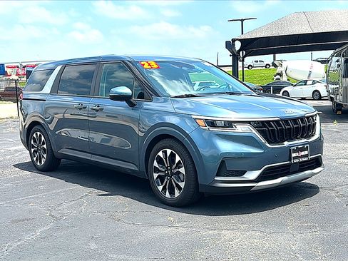 Used 2023 Kia Carnival EX FWD image 10