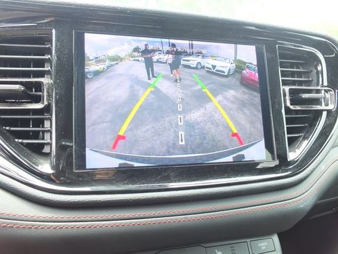 Used 2023 Dodge Durango GT RWD image 4