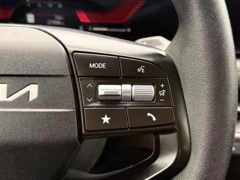 Used 2025 Kia K4 FWD image 32