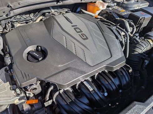 Used 2023 Kia Sportage LX image 21