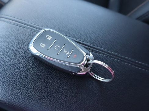 Used 2020 Chevrolet Equinox Premier w/ Premier Redline Edition image 36