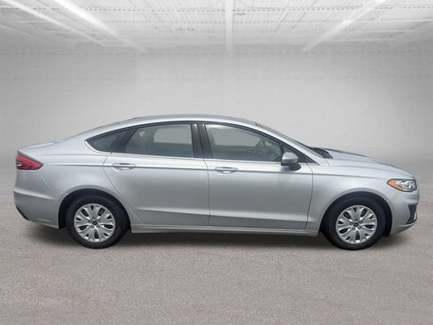 Used 2019 Ford Fusion S FWD image 3