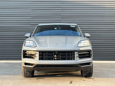 Certified 2026 Porsche Cayenne AWD/4WD image 10