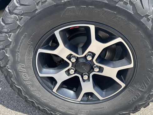 Used 2019 Jeep Wrangler Unlimited Rubicon w/ Advanced Safety Group AWD/4WD image 15