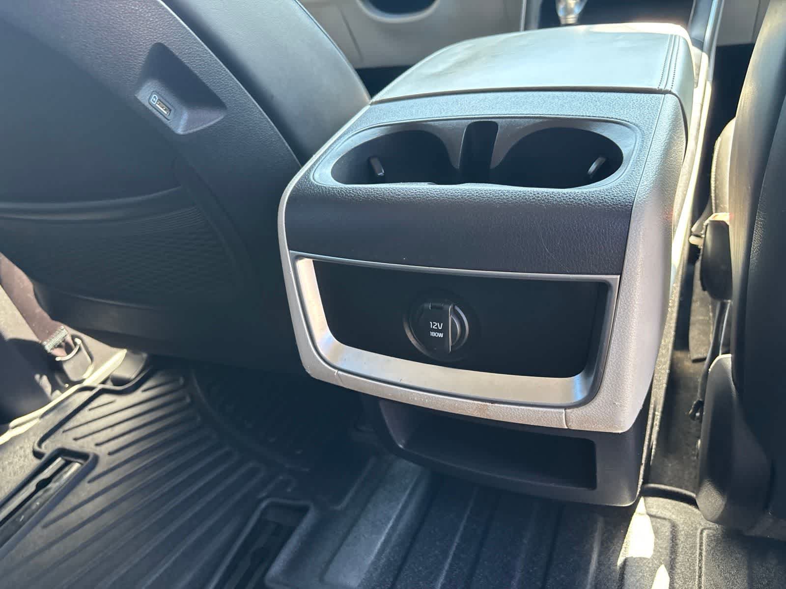 Used 2023 Kia Carnival LX FWD image 14