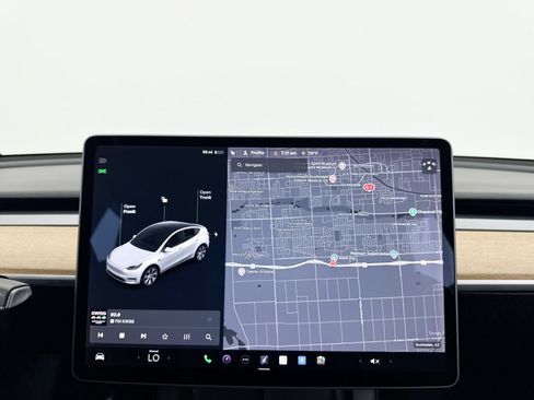 Used 2022 Tesla Model Y Long Range AWD/4WD image 3
