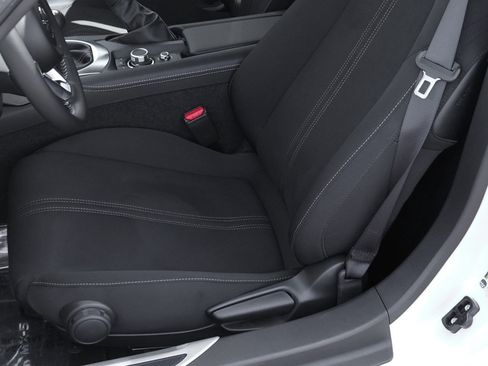 New 2026 MAZDA MX-5 Miata Club w/ Appearance Package RWD image 31