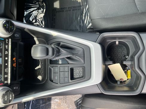 Used 2024 Toyota RAV4 XLE AWD/4WD image 21