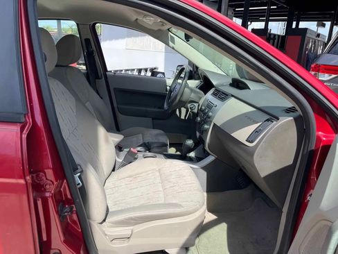 Used 2011 Ford Focus SE w/ 201A Rapid Spec Order Code image 5