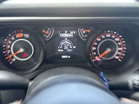 Used 2024 Jeep Wrangler Sport S image 3