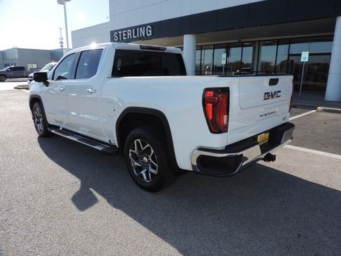 Certified 2023 GMC Sierra 1500 SLT image 10