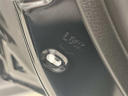 New 2026 Mitsubishi Outlander SE image 14