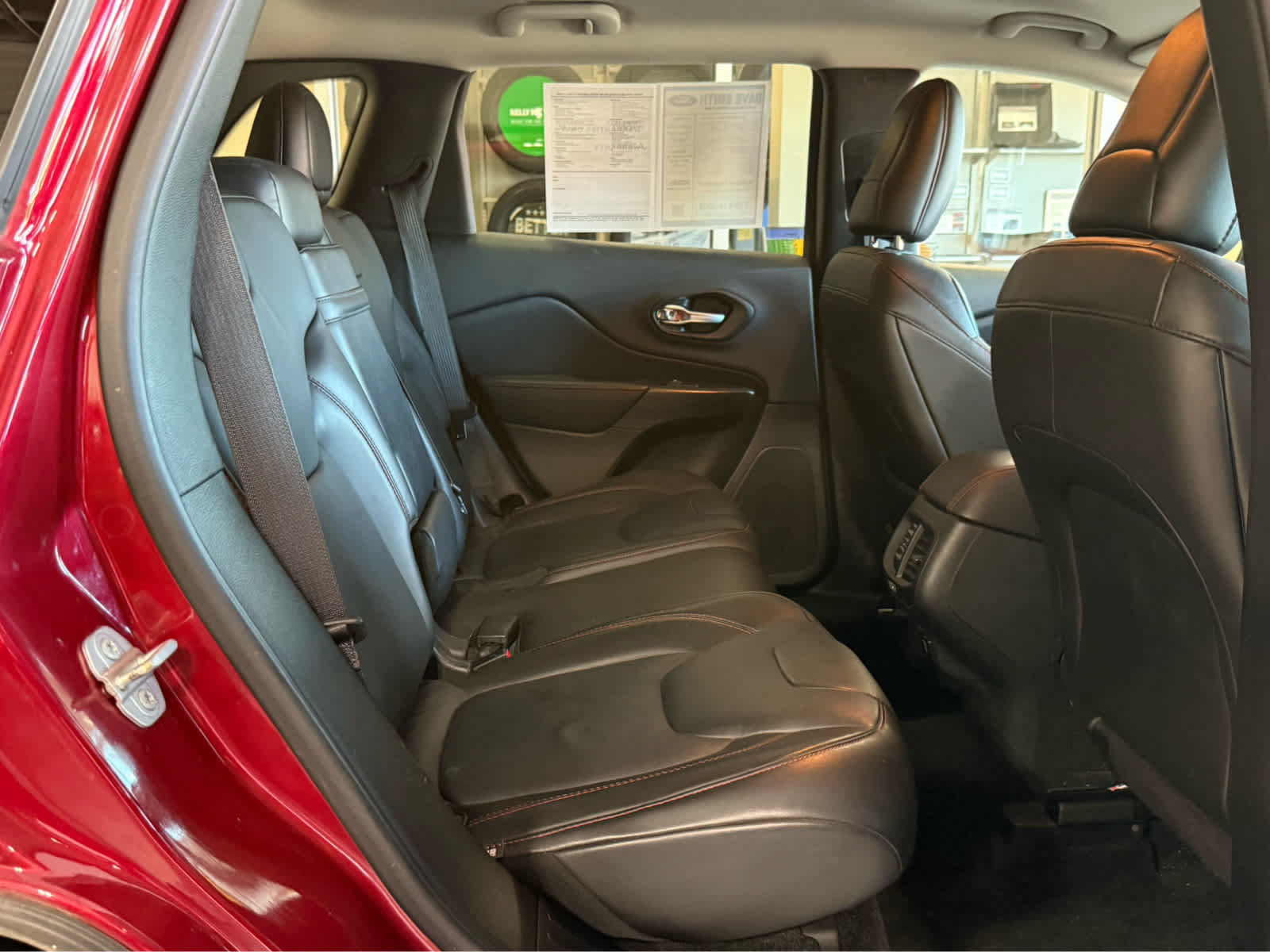 Used 2015 Jeep Cherokee Trailhawk w/ Leather Interior Group AWD/4WD image 36