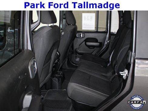 Used 2021 Jeep Gladiator Sport image 23