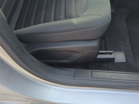 Used 2020 Ford Fusion SE image 21