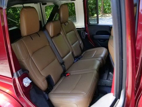 Used 2021 Jeep Wrangler Unlimited Rubicon AWD/4WD image 33