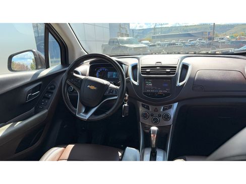 Used 2016 Chevrolet Trax LTZ AWD/4WD image 12