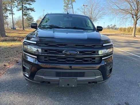 Used 2023 Ford Expedition XLT image 8
