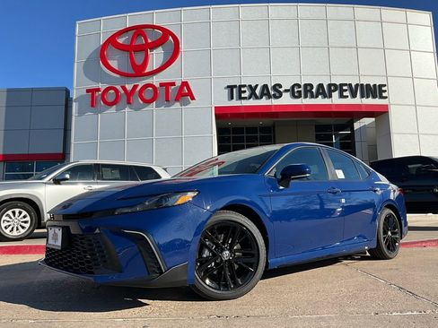 New 2026 Toyota Camry SE image 2