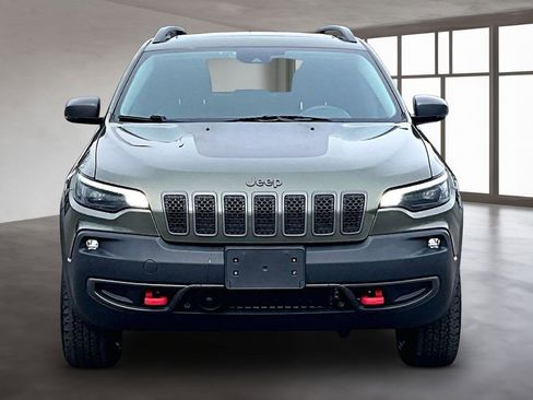 Used 2019 Jeep Cherokee Trailhawk image 4