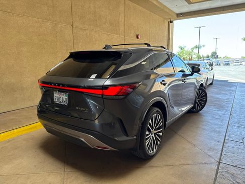 Used 2025 Lexus RX 350 w/ Convenience Package AWD/4WD image 3