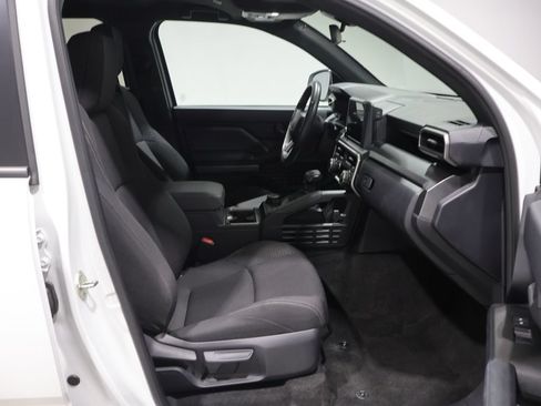 Used 2025 Toyota 4Runner SR5 AWD/4WD image 22