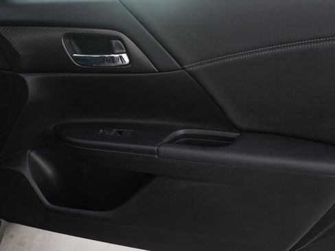 Used 2016 Honda Accord Sport image 9