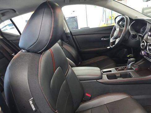 Used 2025 Nissan Sentra SR w/ SR Premium Package FWD image 10