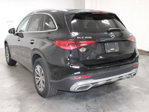 Used 2024 Mercedes-Benz GLC 300 4MATIC image 9