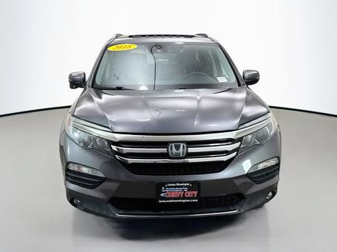 Used 2018 Honda Pilot Touring image 2