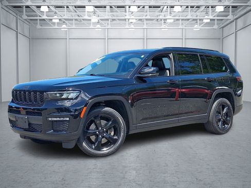 Used 2023 Jeep Grand Cherokee L Limited w/ Black Appearance Package AWD/4WD image 5