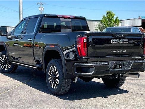 New 2026 GMC Sierra 2500 Denali Ultimate AWD/4WD image 3
