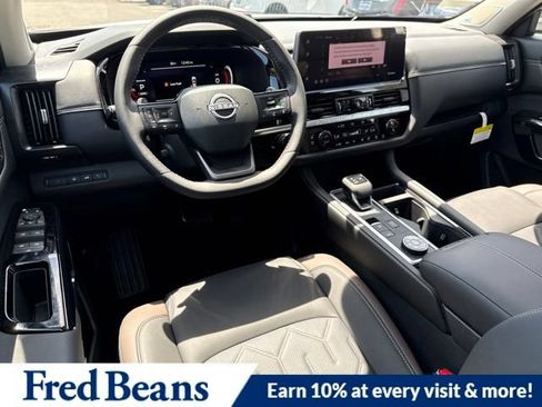 New 2026 Nissan Pathfinder Platinum AWD/4WD image 18