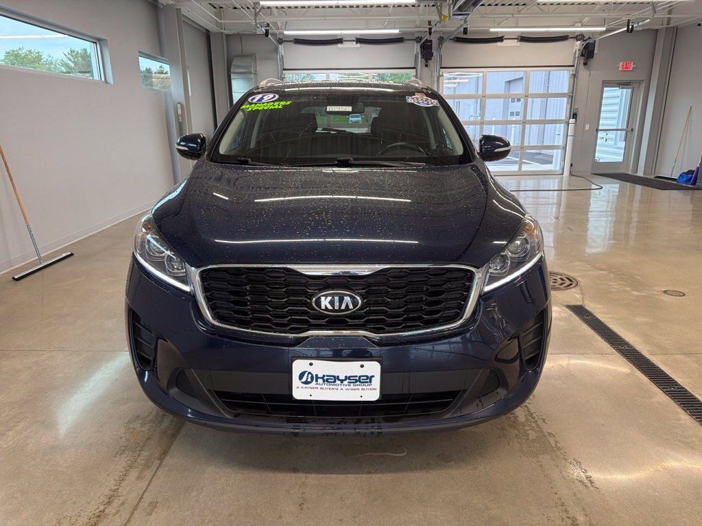 Used 2019 Kia Sorento AWD w/ LX Convenience Package image 2